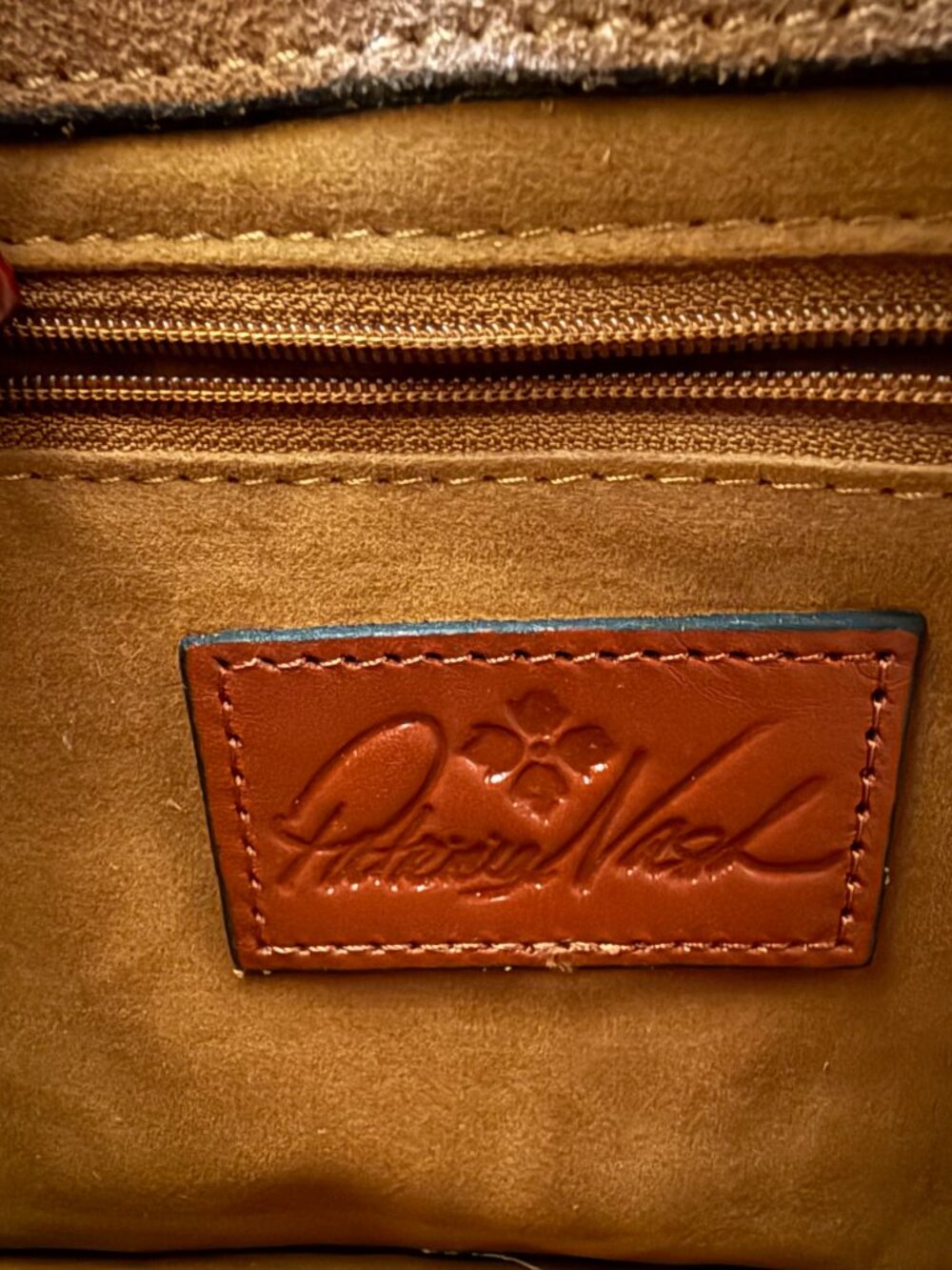 Patricia Nash green tooled leather crossbody purse - Picture 9 of 10